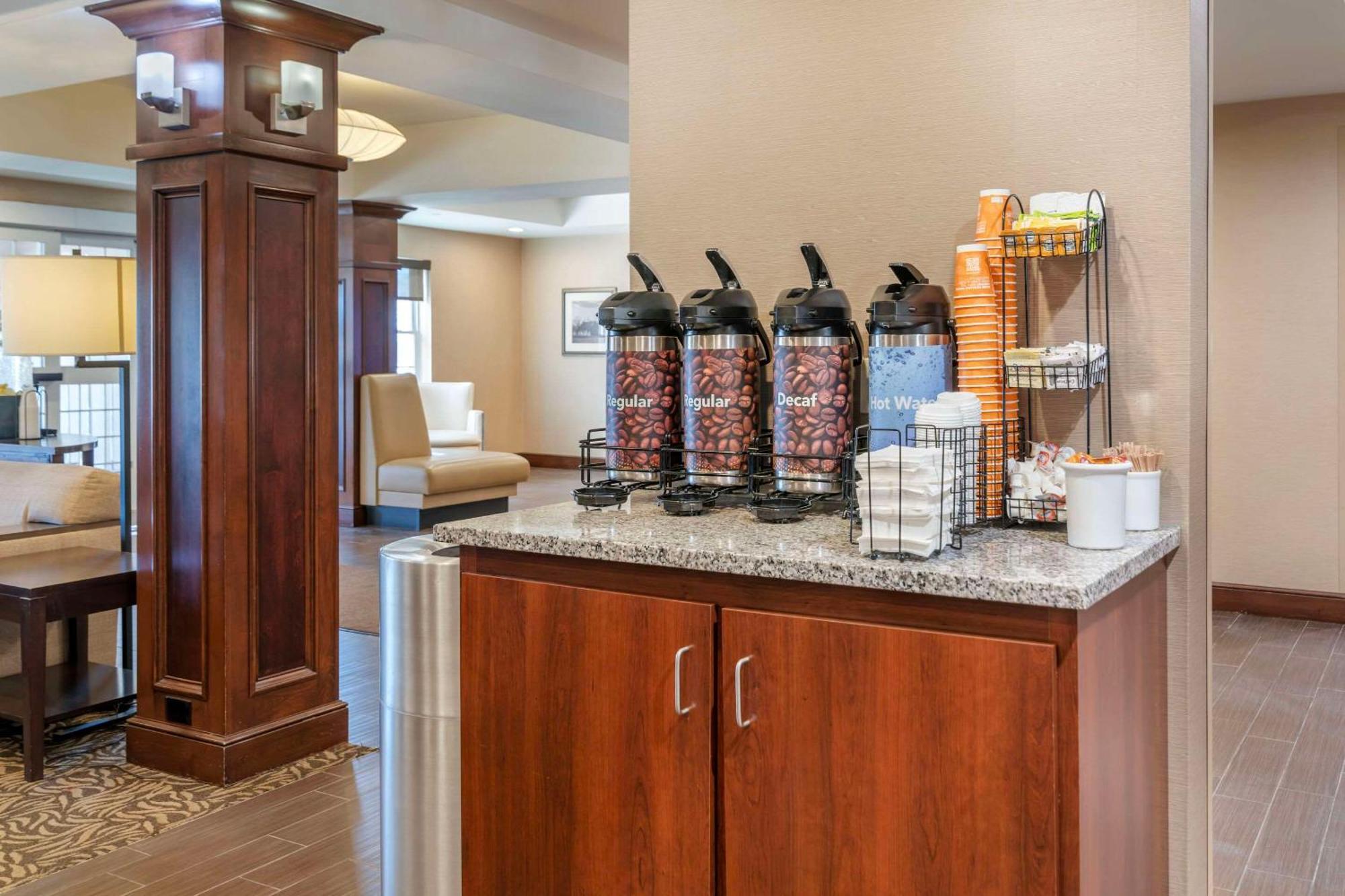 Comfort Inn & Suites Dover-Portsmouth Ngoại thất bức ảnh