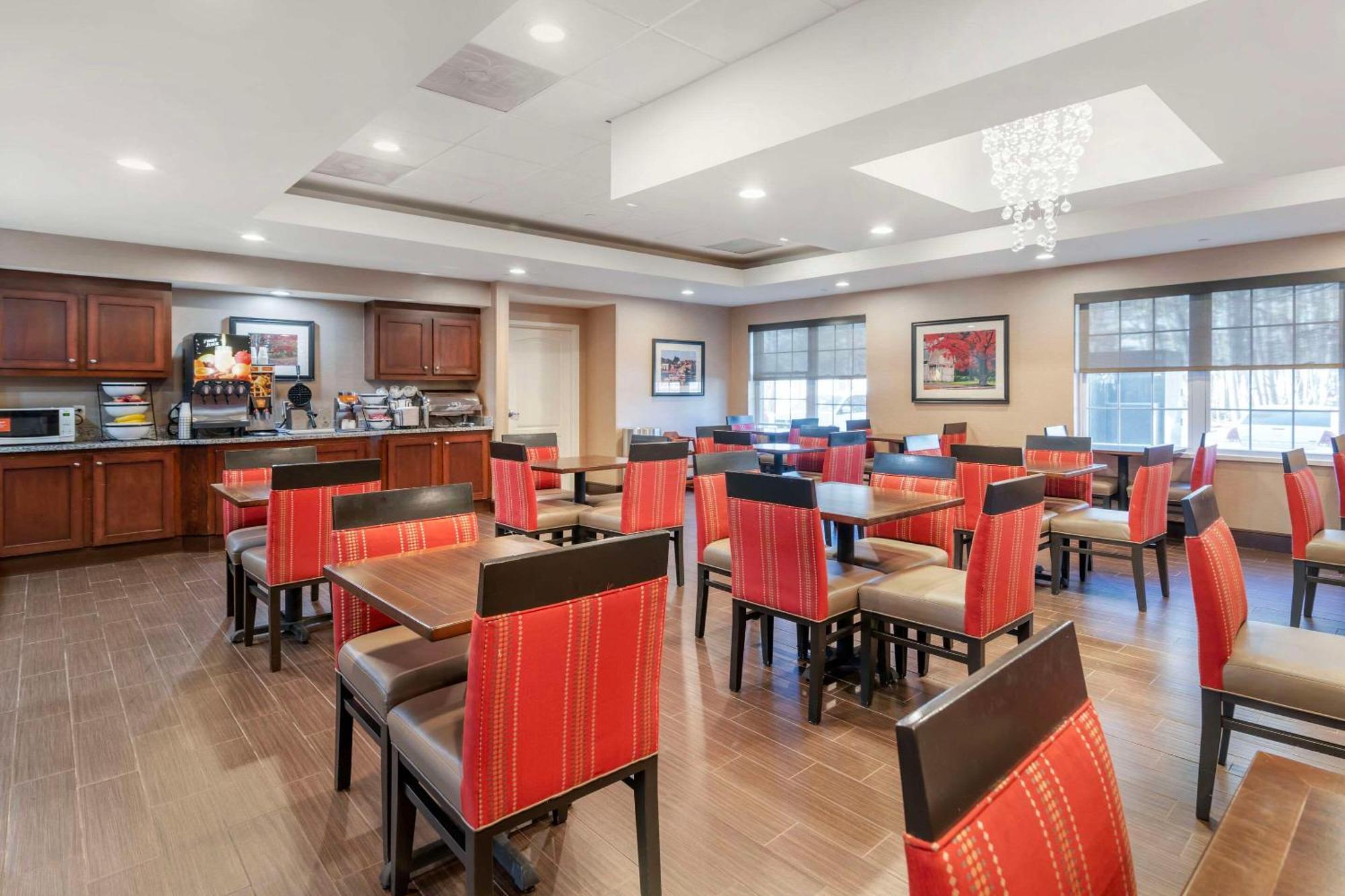 Comfort Inn & Suites Dover-Portsmouth Ngoại thất bức ảnh