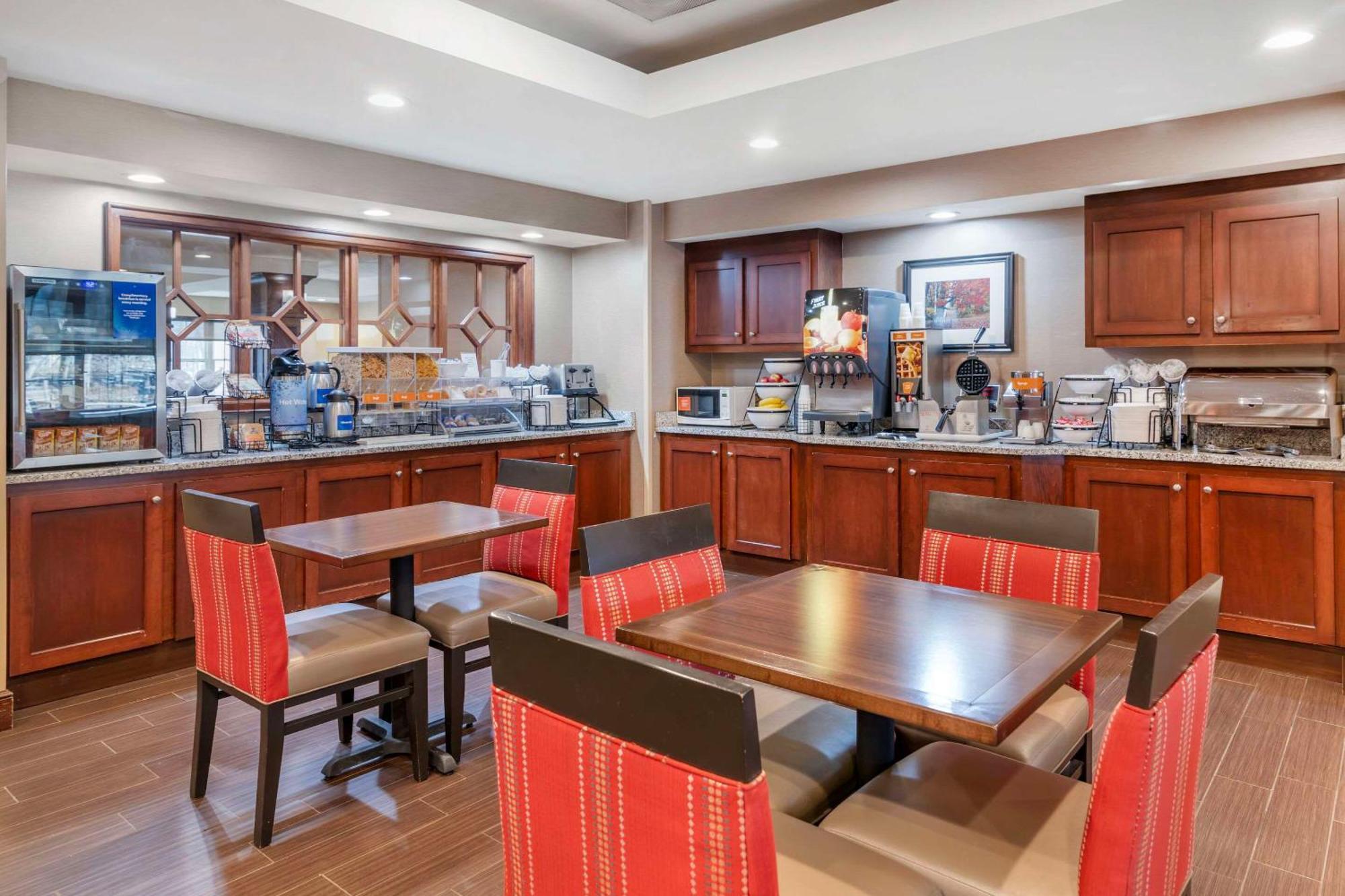 Comfort Inn & Suites Dover-Portsmouth Ngoại thất bức ảnh