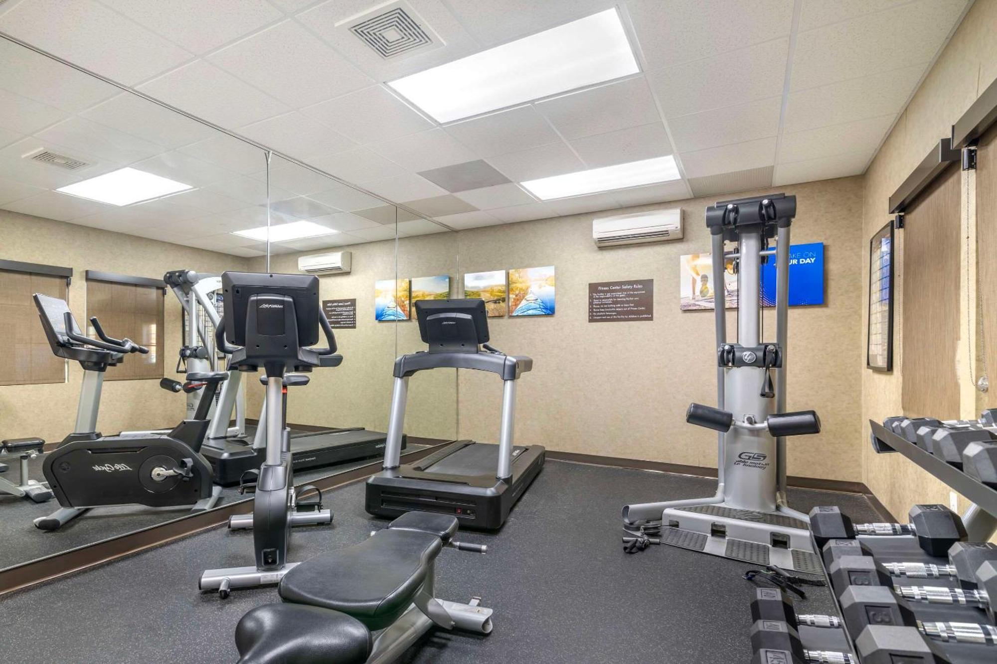 Comfort Inn & Suites Dover-Portsmouth Ngoại thất bức ảnh