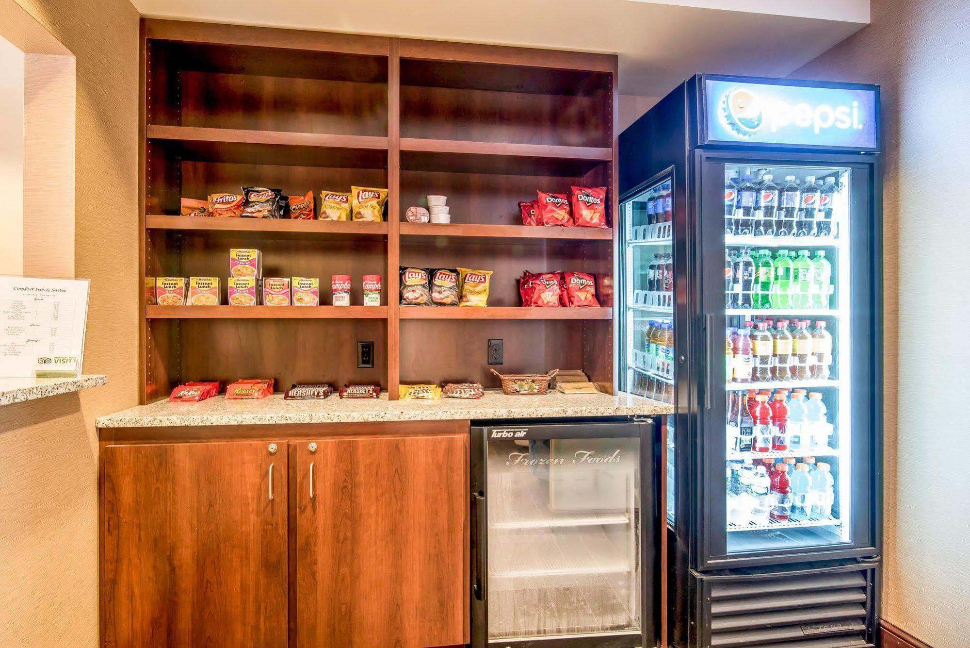 Comfort Inn & Suites Dover-Portsmouth Ngoại thất bức ảnh