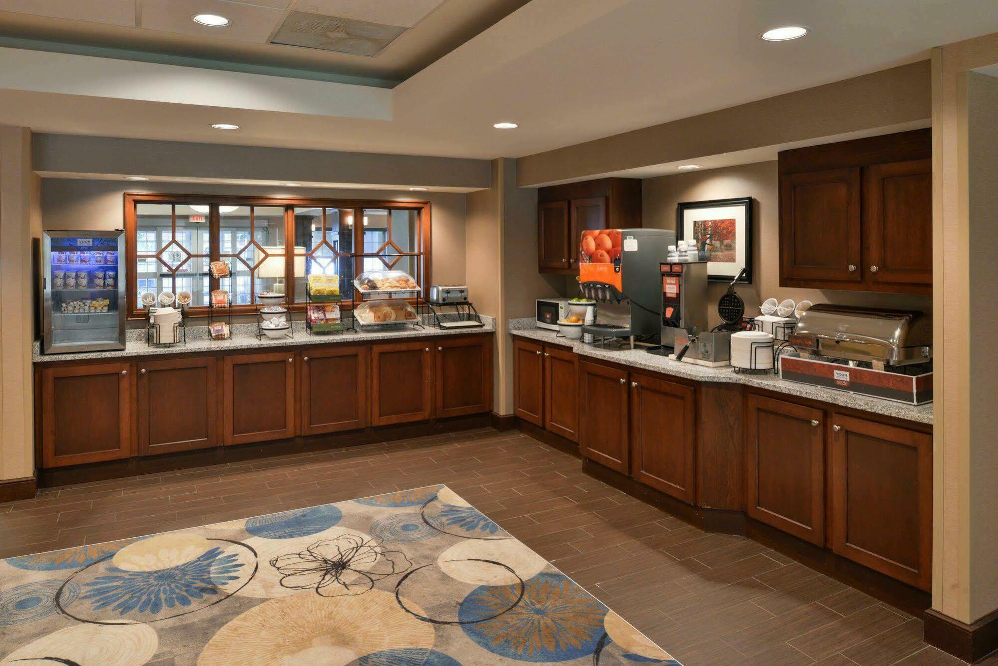 Comfort Inn & Suites Dover-Portsmouth Ngoại thất bức ảnh